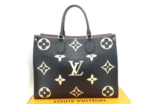 バッグのトートバッグ