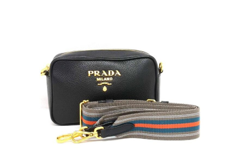 バッグのショルダーバッグ