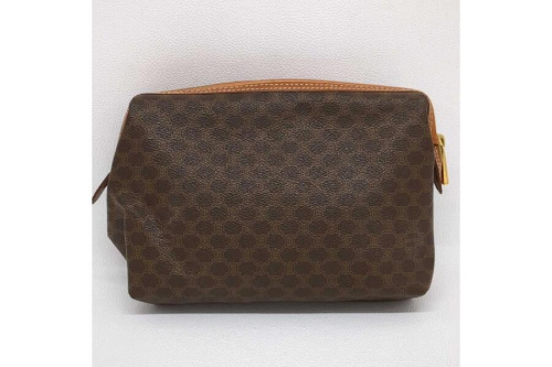 ポーチのセリーヌ（CELINE）