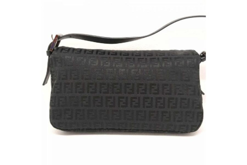 ショルダーバッグのフェンディ（FENDI）
