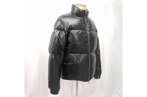 モンクレール（MONCLER）のダウンジャケット