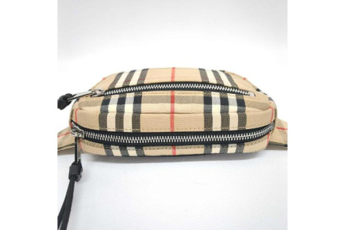 バーバリー（Burberry）のノバチェック