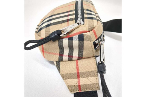 ウエストポーチ