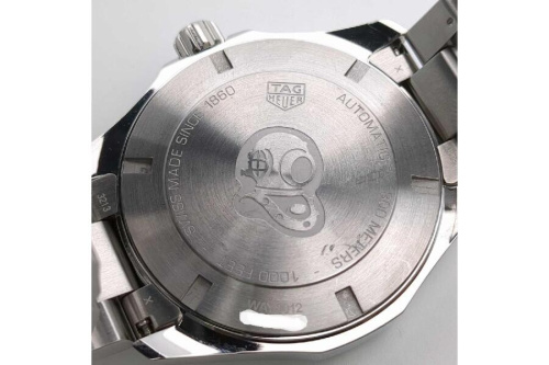 タグ・ホイヤー(TAG HEUER)のアクアレーサー