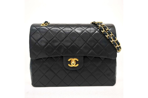 ショルダーバッグのシャネル(CHANEL)