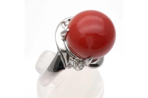 ジュエリーの指輪