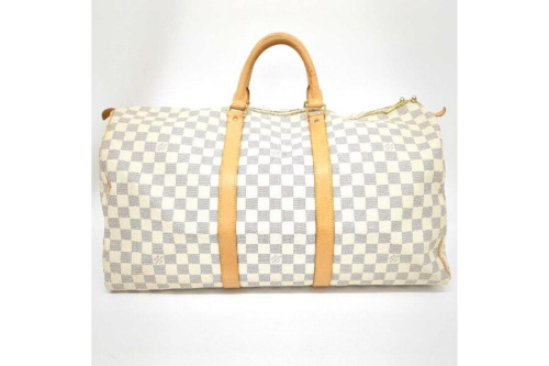 バッグのボストンバッグ