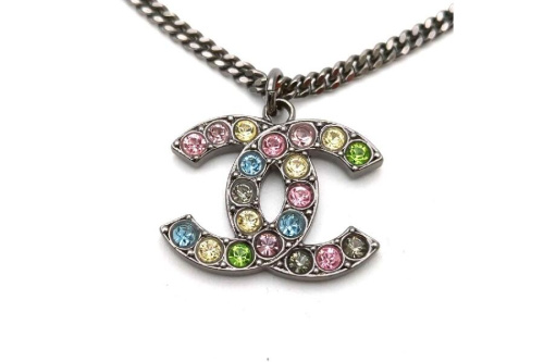 ジュエリーのネックレス