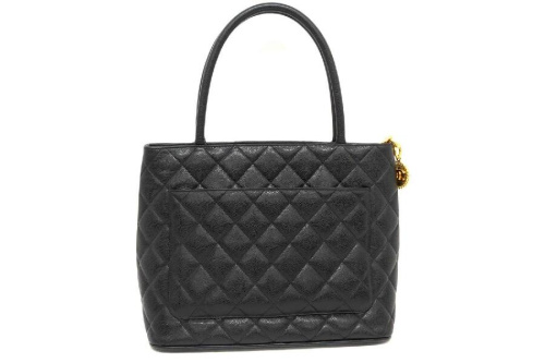 シャネル（CHANEL）の復刻トート