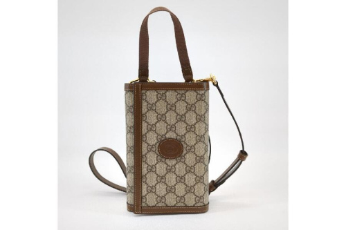 バッグのショルダーバッグ