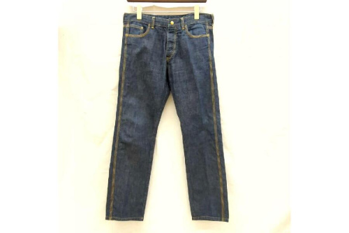 ファッションのジーンズ