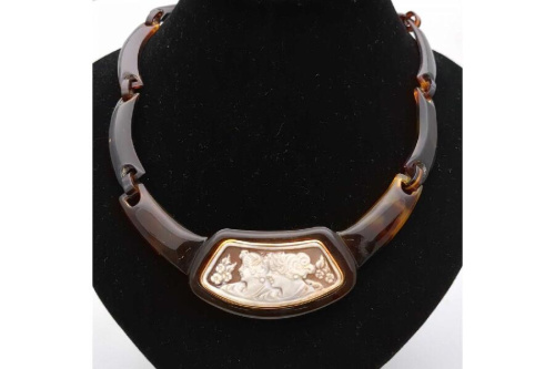 ジュエリーのネックレス