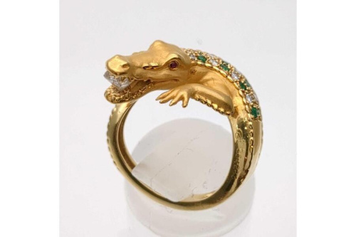 ジュエリーのリング