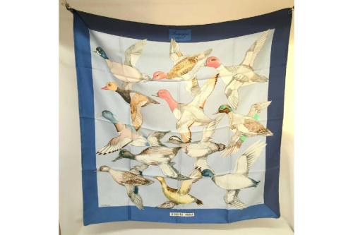 ファッション小物のスカーフ