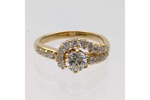 ダイヤモンドの貴金属