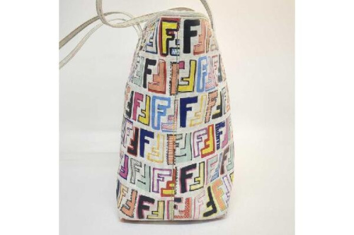 新入荷のレディースバッグ