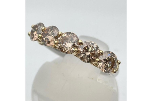 ジュエリーの指輪