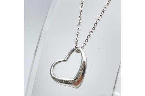 ネックレスのティファニー（Tiffany＆Co.）