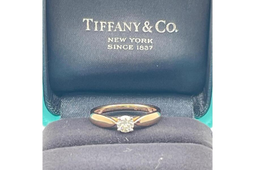 ジュエリーのリング