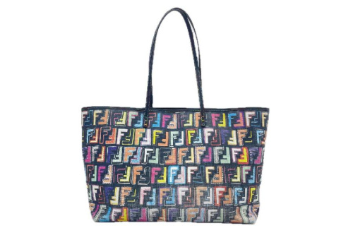 トートバッグのフェンディ（FENDI）