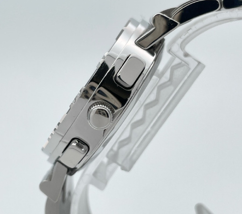 アトラスのクロノグラフ