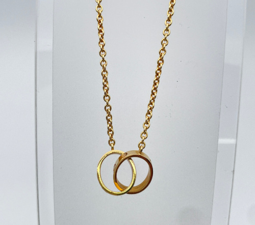 ネックレスのカルティエ（Cartier）