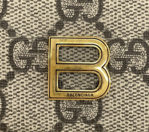 グッチ（GUCCI）のBALENCIAGA