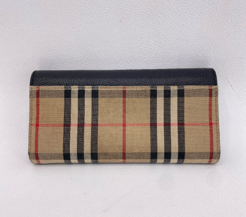 長財布のバーバリー(Burberry)