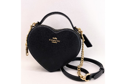 ショルダーバッグのコーチ（COACH）