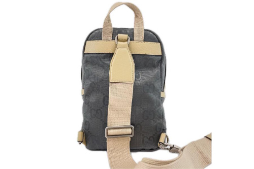 gucciのボディバッグ