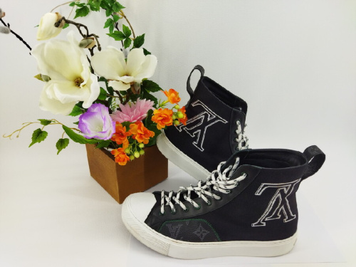 ファッションのLOUIS VUITTON