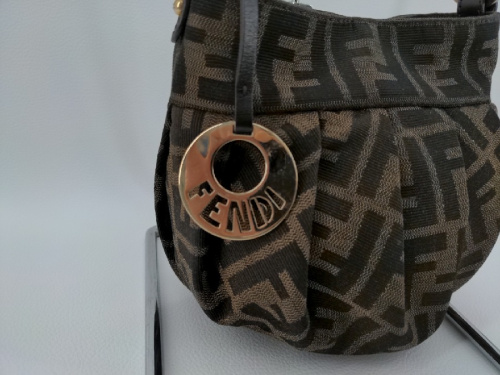 FENDIのハンドバッグ