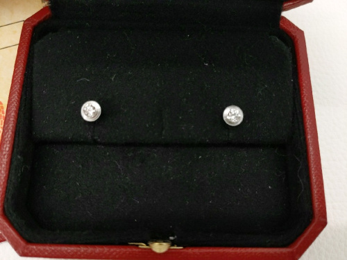 Cartier（カルティエのディアマン　レジェ　イヤリング