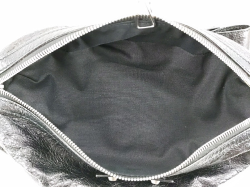 スリングバッグのボディバッグ