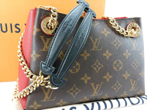 中古　ブランドのショルダーバッグ