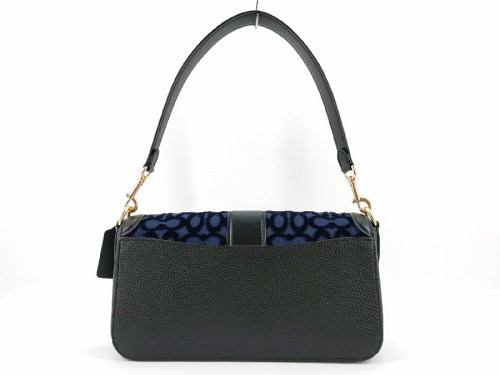 ハンドバッグのCOACH（コーチ）
