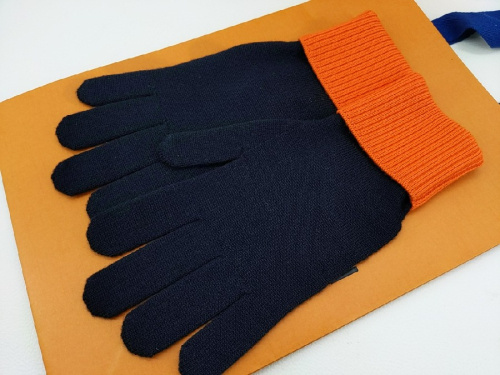 LOUIS VUITTON　ルイヴィトンのM71238　LVロゴ ゴンルイ マリンオランジュ
