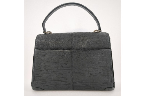 シャークスキンの皮革製品