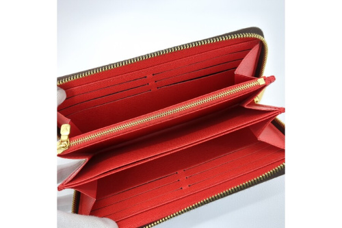 ルイ・ ヴィトン（LOUIS VUITTON）のジッピーウォレット