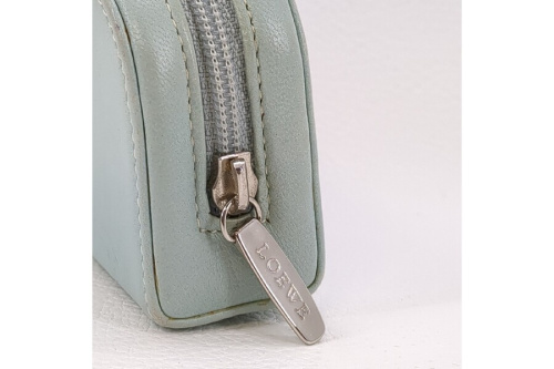 ミニ財布のロエベ（LOEWE）