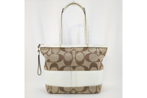 トートバッグのコーチ(COACH)