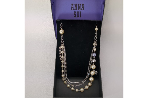 アクセサリーのアナスイ（ANNA SUI）
