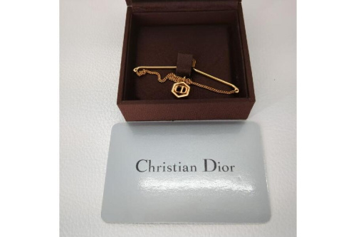 ネクタイのディオール（DIOR）