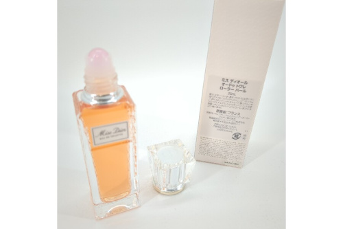 香水のディオール（DIOR）