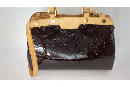 ショルダーバッグのルイ・ ヴィトン(LOUIS VUITTON)