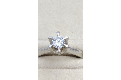 金　プラチナ　ダイヤモンド