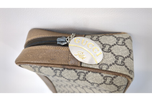 セカンドバッグのグッチ（GUCCI）