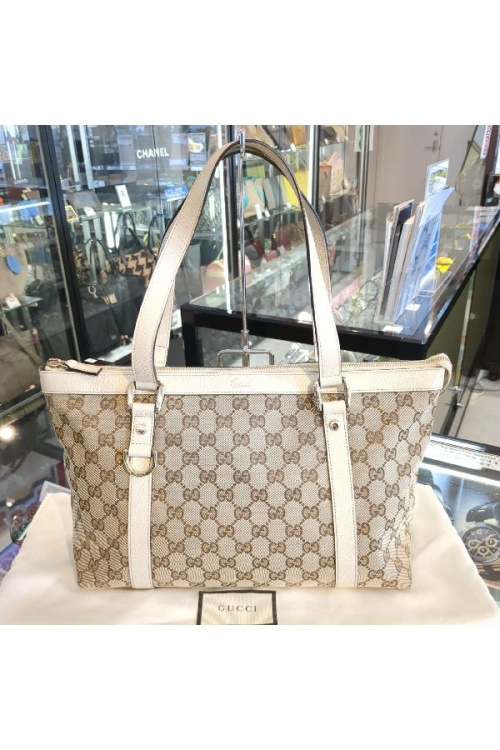 バッグのトートバッグ