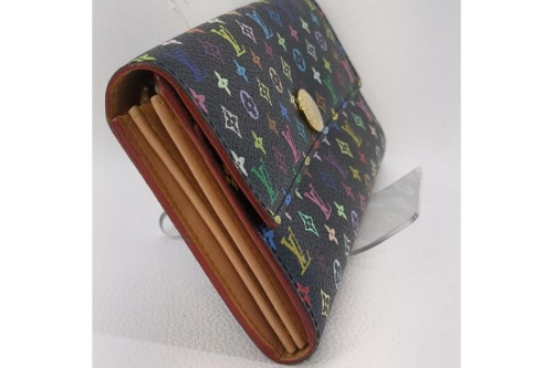 長財布のルイ・ ヴィトン（LOUIS VUITTON）