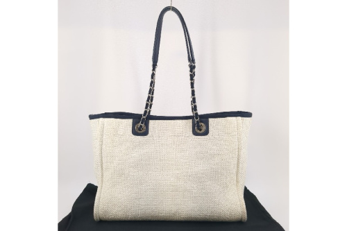 トートバッグのシャネル(CHANEL)